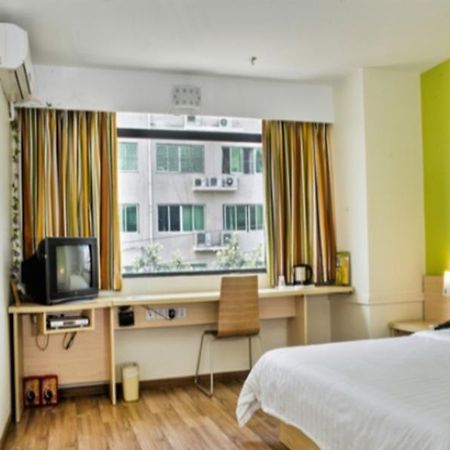 7 Days Inn Guangzhou Jiangtai Rd Metro Kültér fotó
